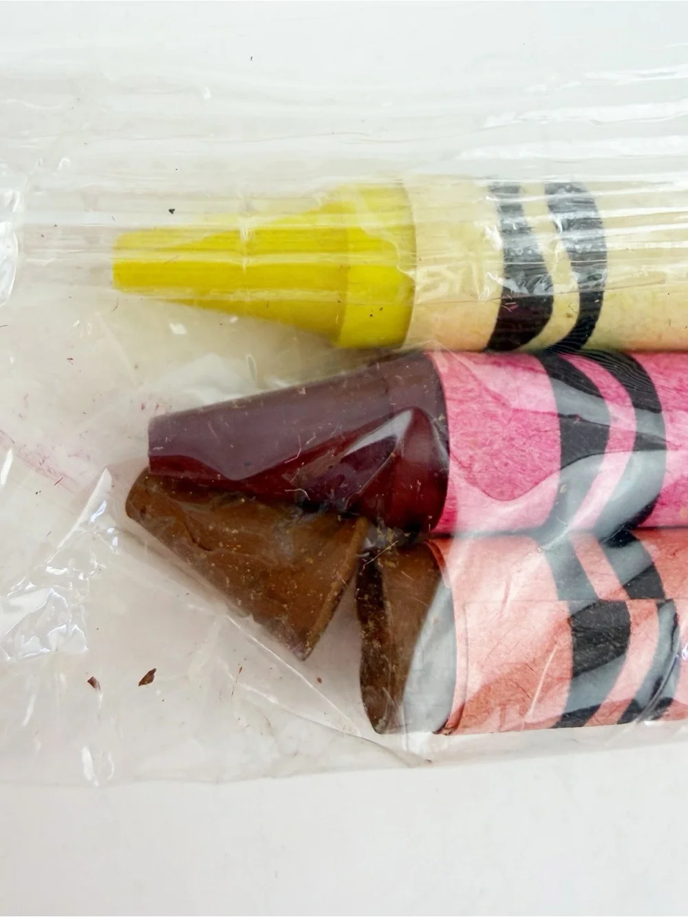 Vtg 90s Binney & Smith Crayola Crayon 3 Pack Raw Sienna Maroon Lemon Canada READ